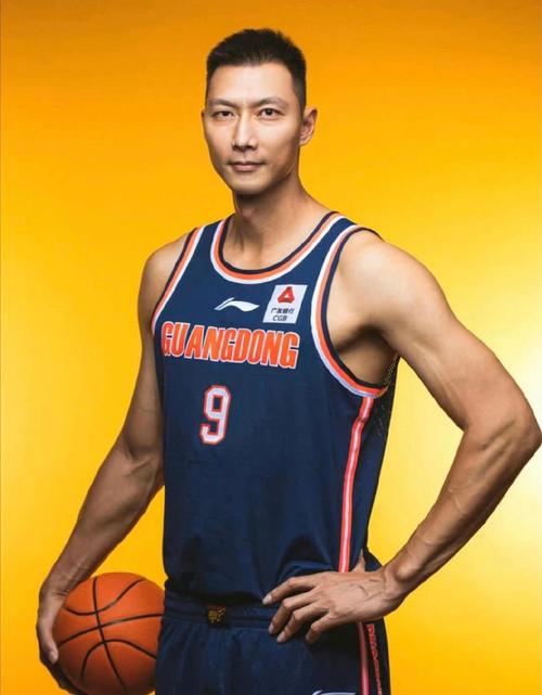 易建联NBA征战经历：效力过哪些球队？