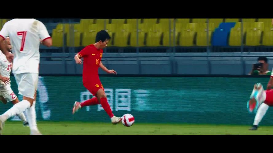 冲击世界杯：中国男足的几次尝试与一次成功
