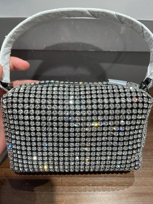 揭秘亚历山大王品牌档次：是高端奢侈品吗？