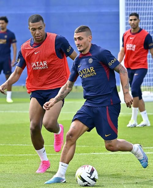 姆巴佩现在在哪个球队?深入了解姆巴佩的球队和个人荣誉