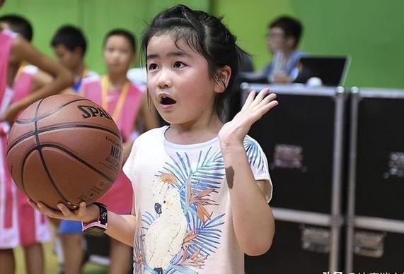 14岁姚明女儿身高多少？已超过1米9，未来或成女篮巨星！