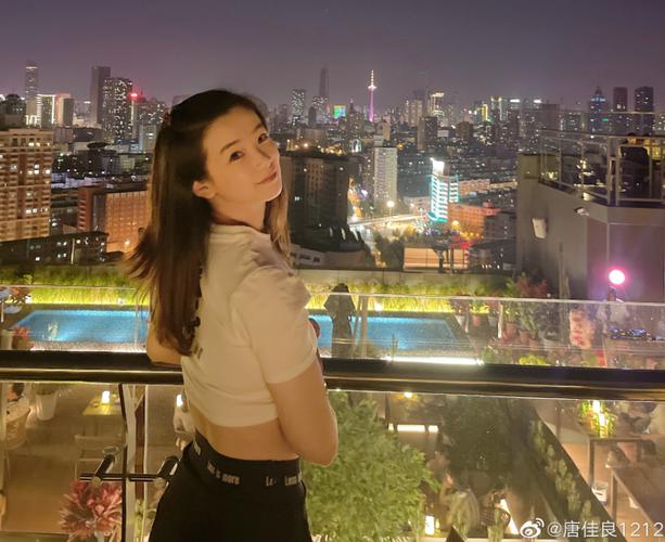 杨鸣老婆唐佳良的真实身份和离婚真相是什么？