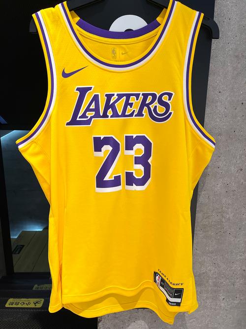 篮球23号球衣是谁的？那些NBA巨星都穿过23号球衣