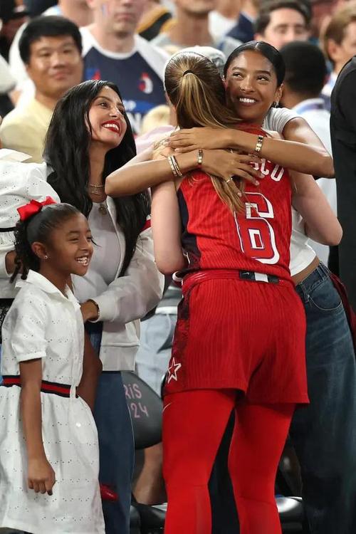 科比去世后,瓦妮莎加索尔真的在一起了吗?