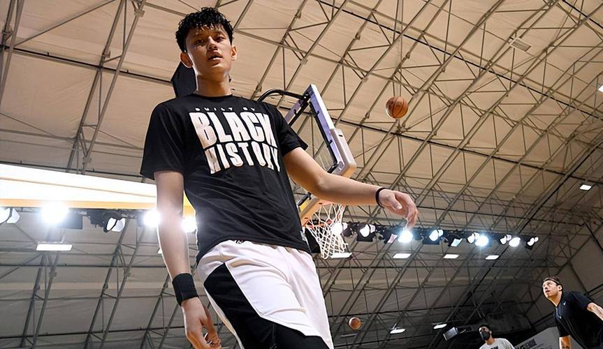 曾凡博冲击NBA失败了吗？他现在的发展情况如何？