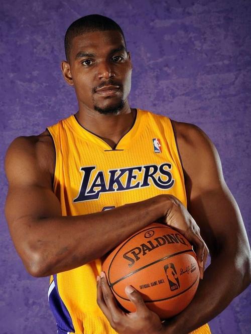 拜纳姆的NBA生涯为何戛然而止？他的退役原因是什么？