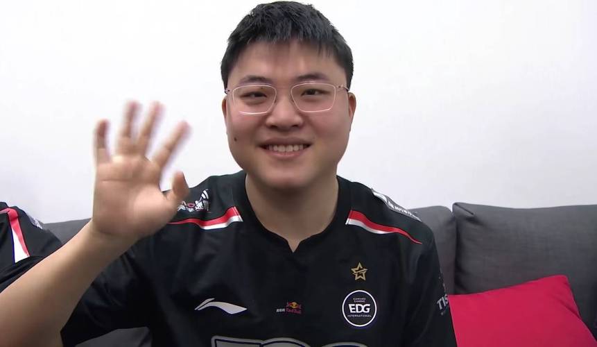 UZI为什么不上场？揭秘退役背后真相