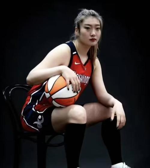 想知道女篮李梦的身高？这里有你想要的答案和更多信息