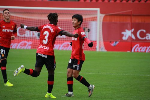 数据对比:李康仁VS久保建英,谁是亚洲球王?