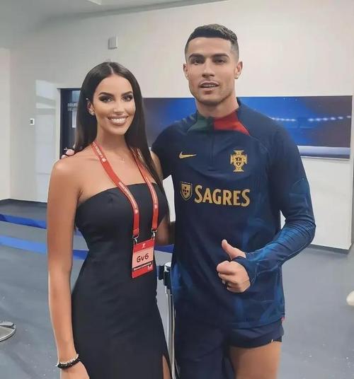 揭秘C罗的婚姻生活:C罗有几个妻子图片?