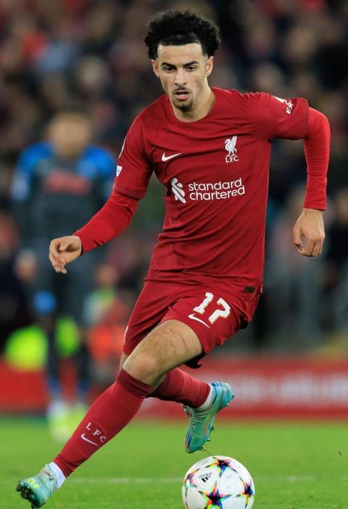 琼斯为何离开曼联？伤病和低迷状态是关键因素吗？