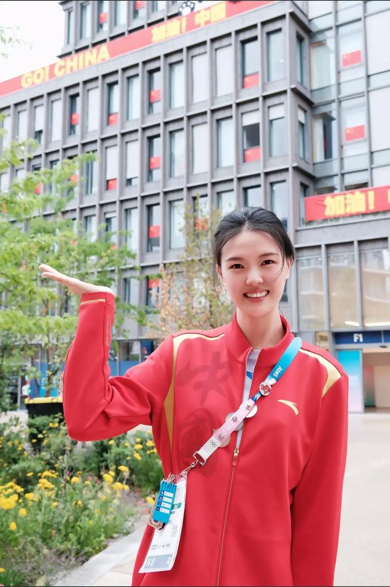 张常宁婚礼朱婷未现身，两人不互动引发球迷热议