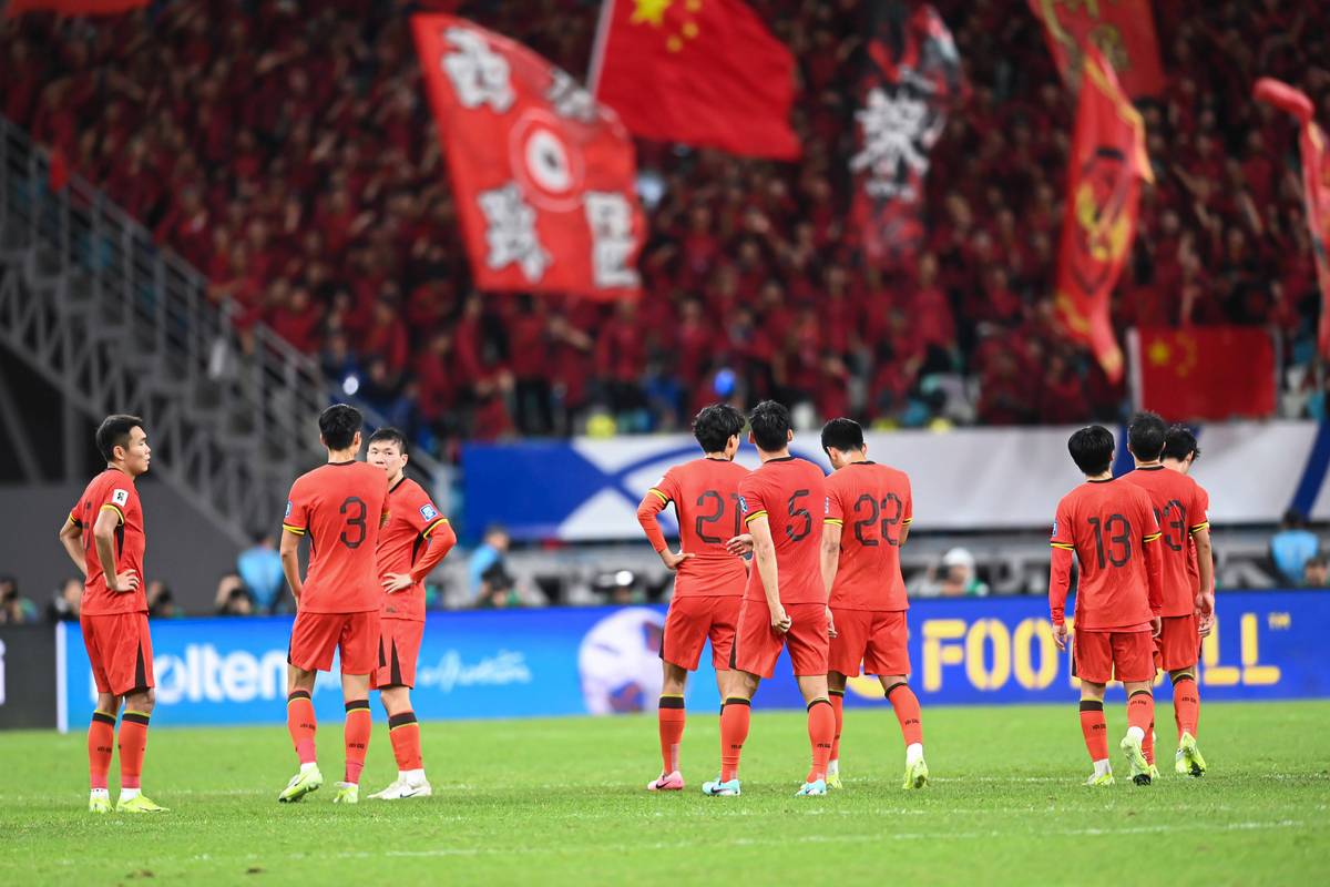 国足何时踢进过世界杯？2002年韩日世界杯的遗憾之旅