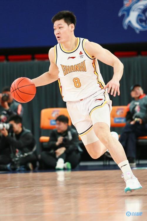 CBA焦点战:王少杰和张宁谁的发挥更出色?