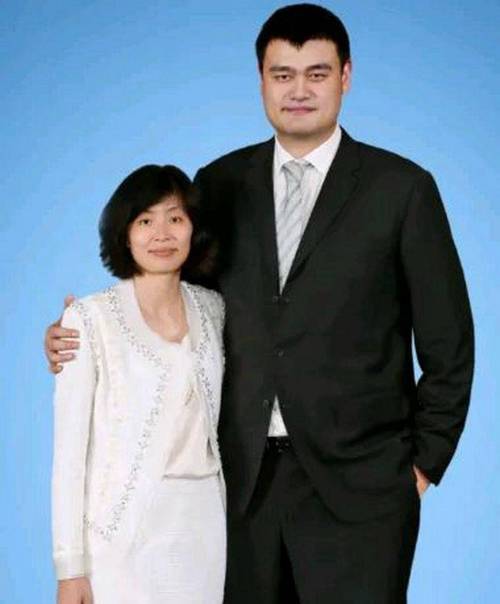 姚明追叶莉屡遭拒绝？这段爱情故事的隐情，你真的了解吗？