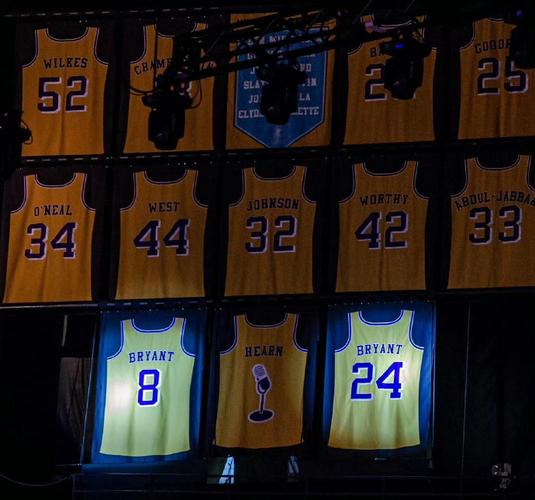 湖人退役科比哪几号球衣?致敬篮球传奇巨星科比