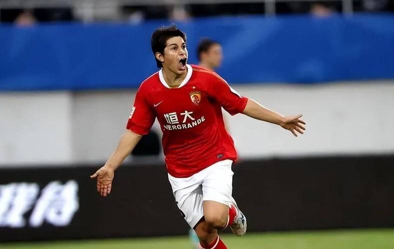 孔卡现在踢球吗？他职业生涯的终点站是哪里？