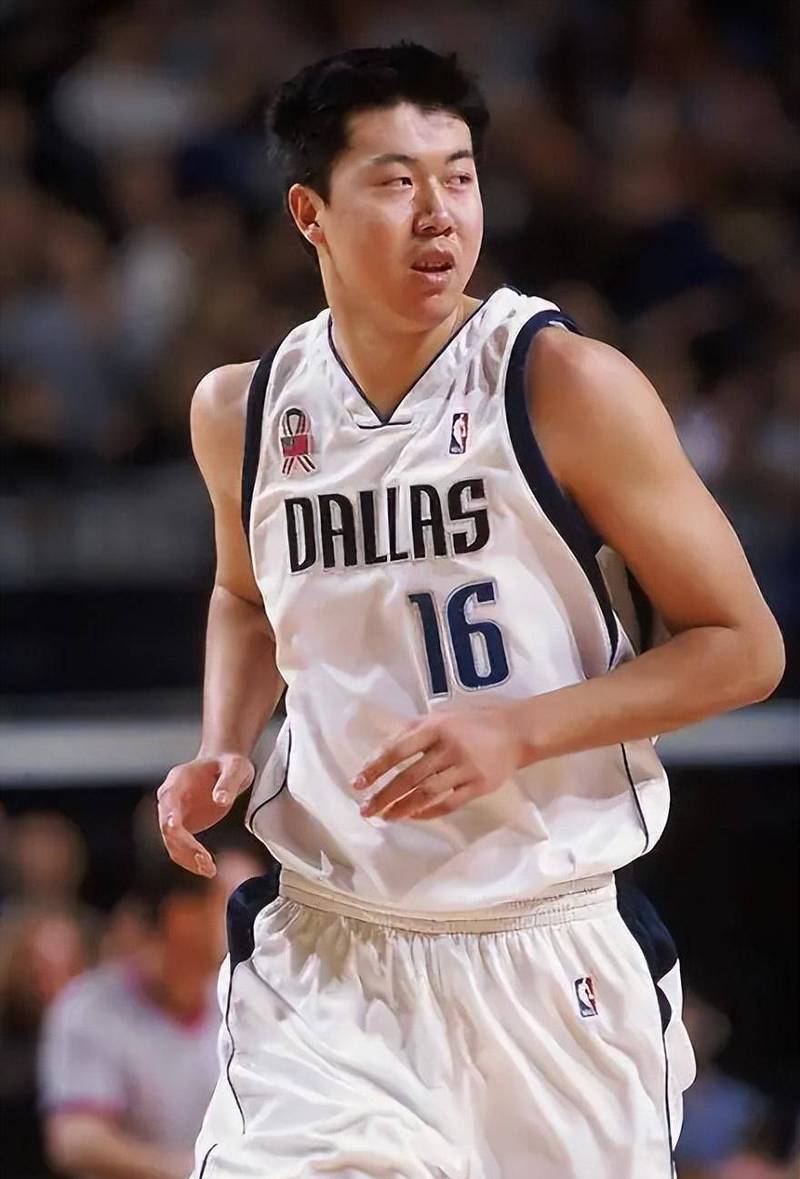 48岁王治郅近况如何?他如今都在忙些什么?