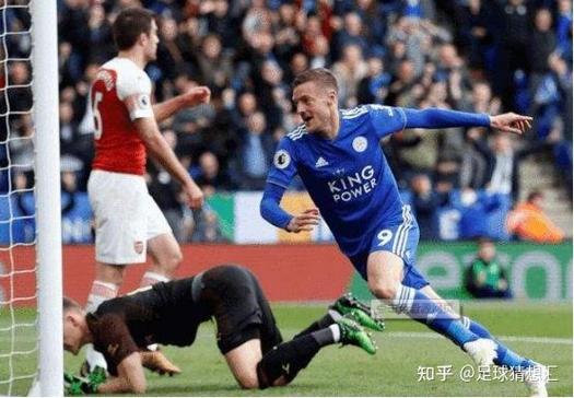 那不勒斯对阵流浪者：小组赛强强对话，谁将胜出？