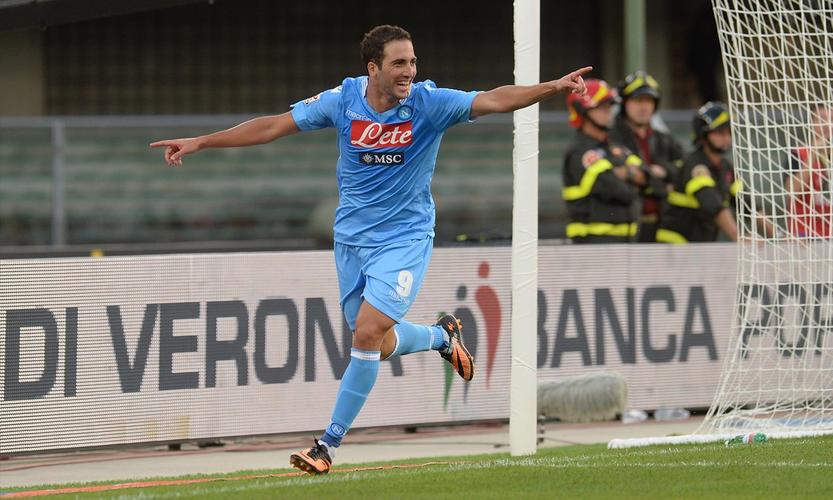 回顾伊瓜因那不勒斯时期：辉煌与遗憾并存