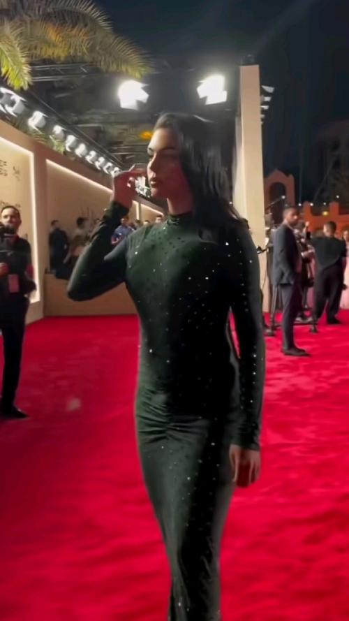 C罗和他的现任女友乔治娜：一段持续的爱情传奇