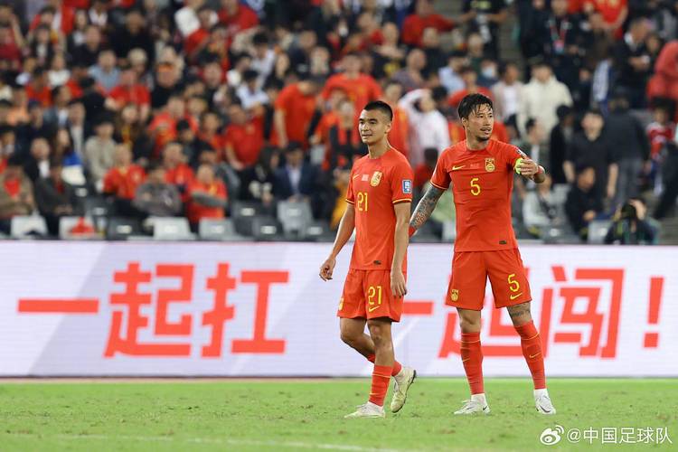 热身赛国足对阿曼：比赛结果及精彩瞬间