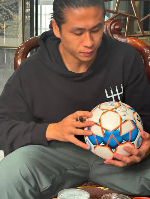 张玉宁的职业生涯现在如何？从国脚到青训教练的转变