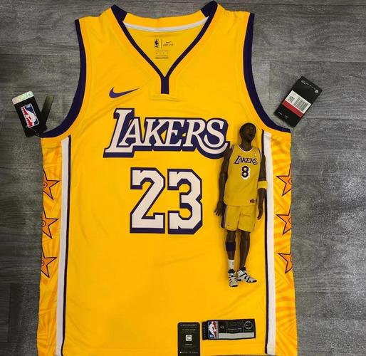 NBA23号球衣传奇：有哪些著名球员穿过这件球衣？