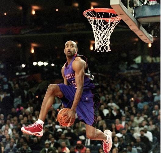 文斯·卡特退役了吗？看看这位传奇巨星的NBA生涯