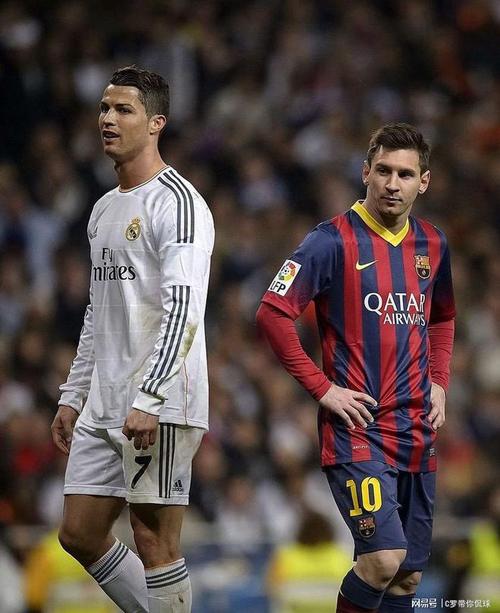 C罗真的不如梅西？从技术到荣誉的全方位解读