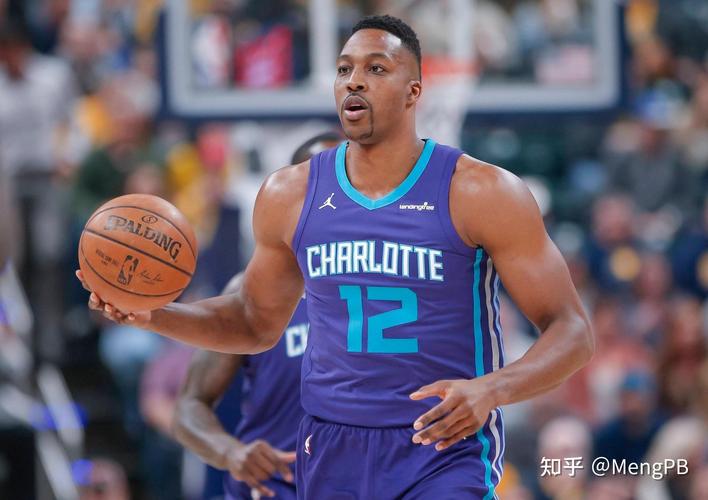 篮球巨星德怀特·霍华德有多高?他的身高是多少?