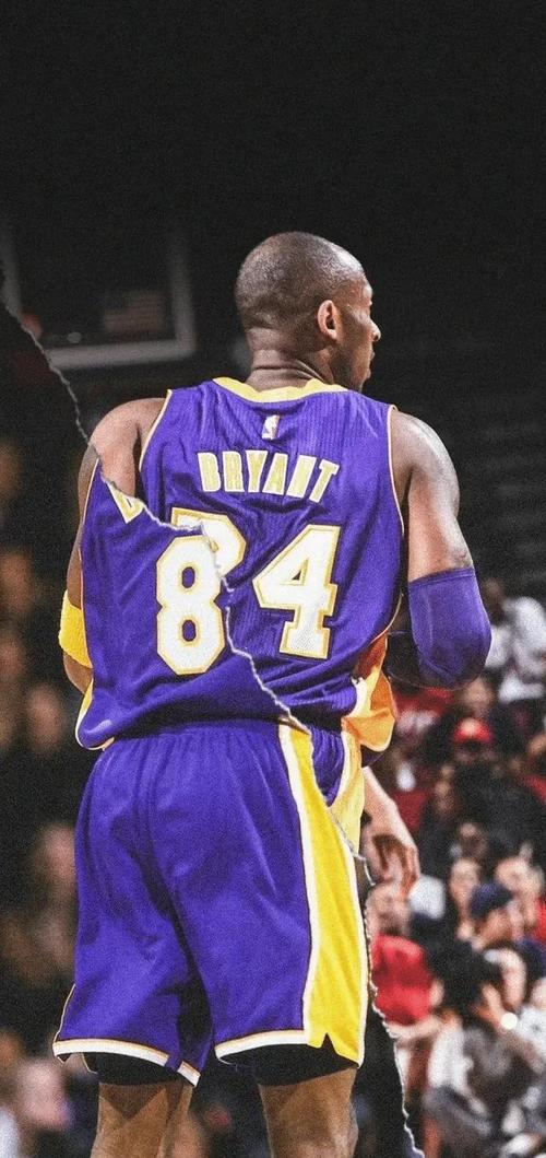 湖人退役科比哪几号球衣?致敬篮球传奇巨星科比