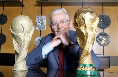 足球世界杯:大力神杯谁拿的最多次?冠军归属