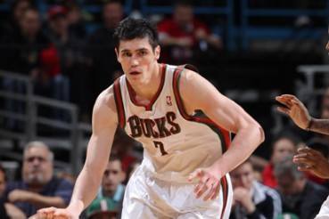 伊利亚索瓦是哪国人?揭秘NBA球星的国籍之谜