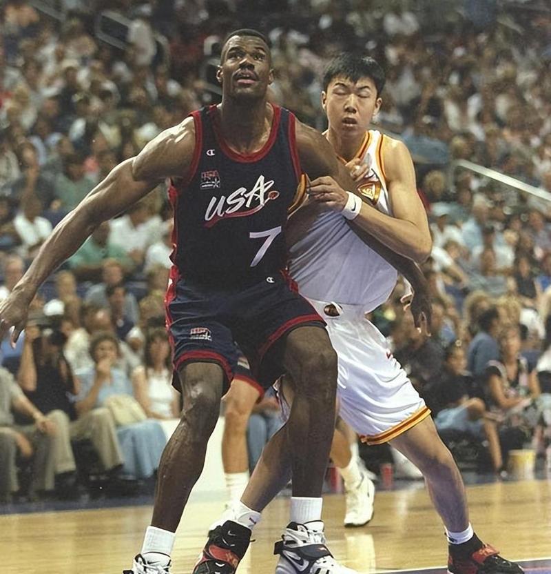 中国篮球明星都有谁?盘点那些闪耀球场的巨星们