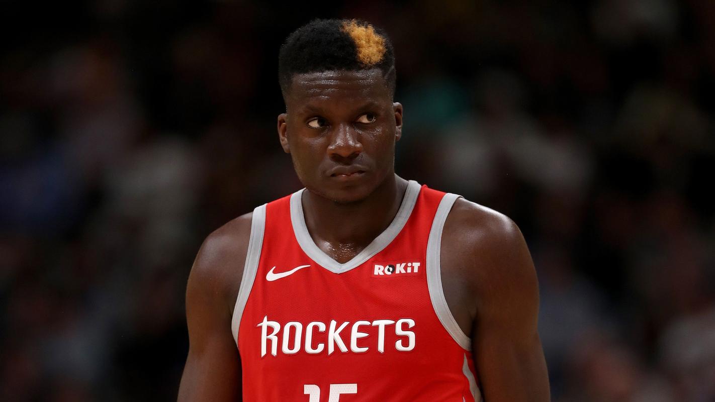 卡佩拉为什么叫饼皇？揭秘NBA篮板狂人的绰号由来