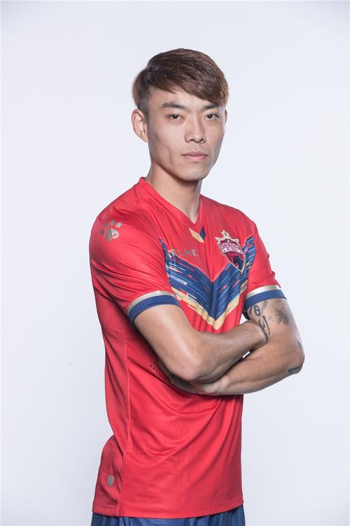 海东的那些事:从球星到争议人物的转变