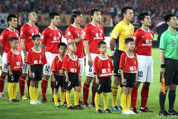 亚冠广州队：它与恒大队之间有何渊源和区别？