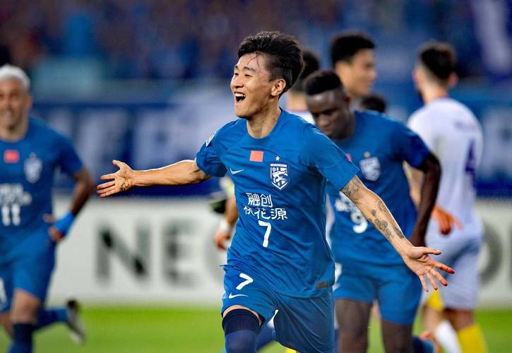 武磊VS韦世豪：究竟谁是国足最强前锋？