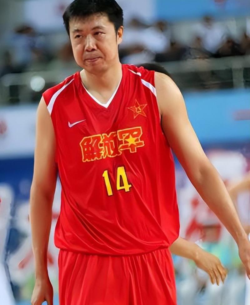 48岁王治郅近况如何?他如今都在忙些什么?