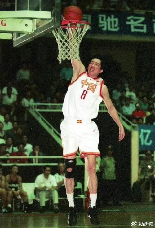中国篮球明星都有谁?盘点那些闪耀球场的巨星们