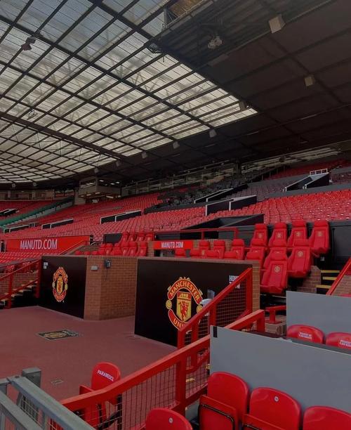 你知道曼联的主场叫什么吗?揭秘老特拉福德