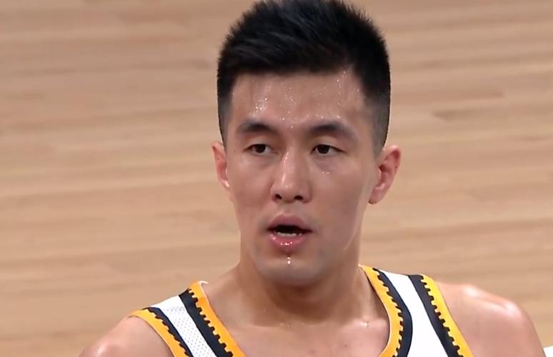 从争议到辉煌：细数郭艾伦被吐槽的那些事儿