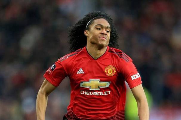 钟塔西想为国足效力,但他为什么不归化?