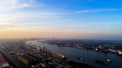 上港集团股价低迷不涨的背后真相是什么？