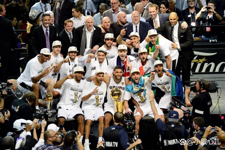 马刺一共拿到几个总冠军?回顾马刺5次夺冠的精彩瞬间!