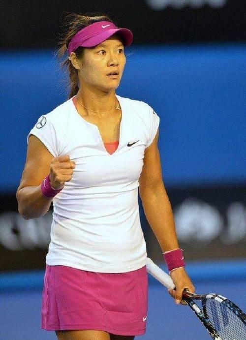 李娜单飞的真正原因：是无奈之举还是勇敢尝试？