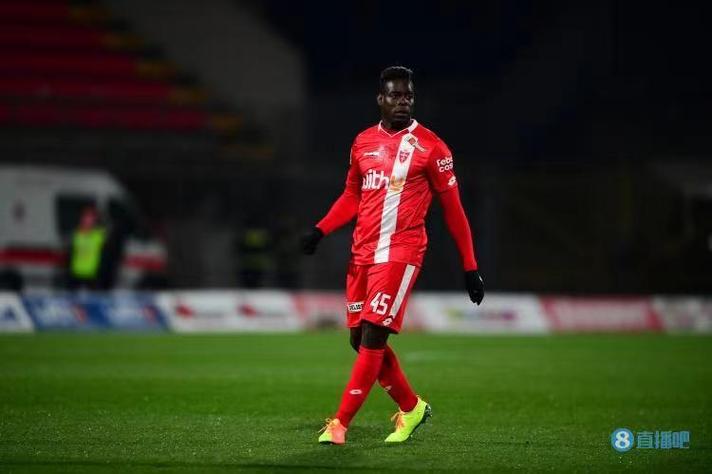 巴洛特利转会年薪是多少?带你了解他的收入情况