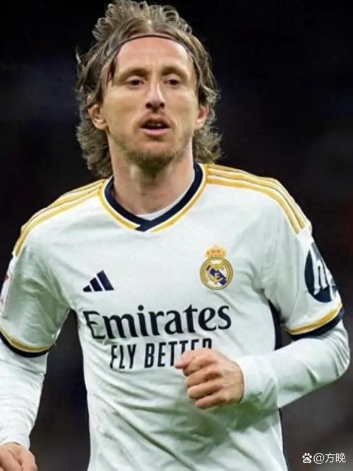莫德里奇踢什么位置？从皇马到国家队全面解读