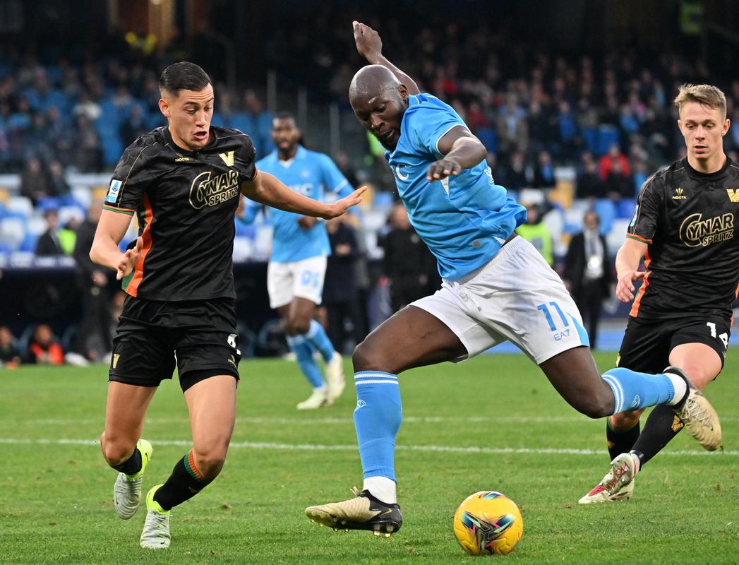 意甲联赛:那不勒斯vs威尼斯,精彩瞬间不容错过